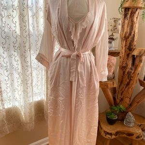 Nightgown and robe set